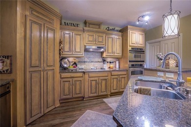 This beautiful ranch-style condo in Altamira offers true