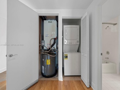 Superb location,sought-after Downtown Dadeland 2 bedroom, 2 bath