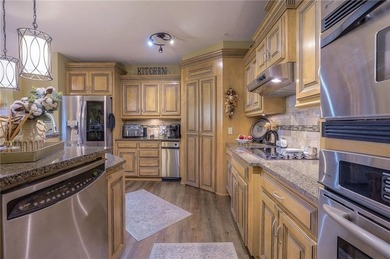 This beautiful ranch-style condo in Altamira offers true