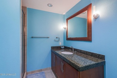 Water views and warm breezes in the heart of Biloxi Beach - if - photo 17