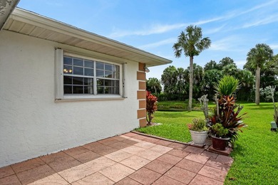 Welcome to this beautifully maintained villa in the desirable - photo 17