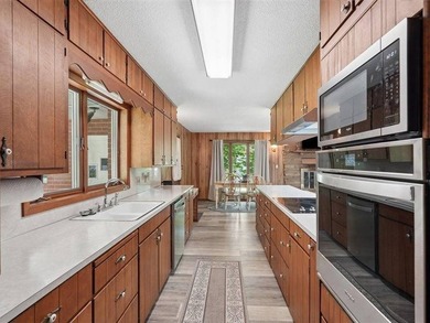 Welcome home to this charming and well-maintained brick ranch - photo 18