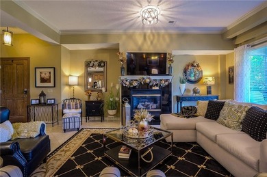 This beautiful ranch-style condo in Altamira offers true