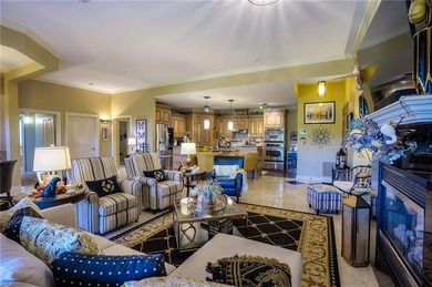 This beautiful ranch-style condo in Altamira offers true