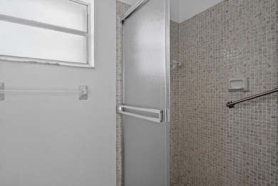 Welcome to this beautifully maintained villa in the desirable - photo 23