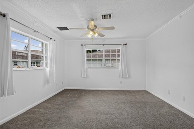 Welcome to this beautifully maintained villa in the desirable - photo 24