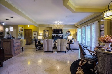 This beautiful ranch-style condo in Altamira offers true