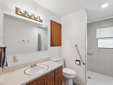 Welcome home to this charming and well-maintained brick ranch - photo 26