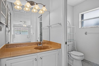 Welcome to this beautifully maintained villa in the desirable - photo 26