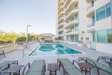 Water views and warm breezes in the heart of Biloxi Beach - if - photo 27