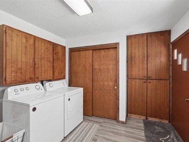 Welcome home to this charming and well-maintained brick ranch - photo 28