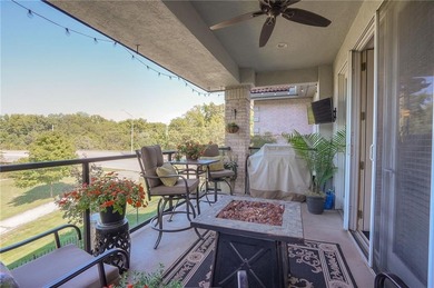 This beautiful ranch-style condo in Altamira offers true