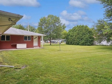 Welcome home to this charming and well-maintained brick ranch - photo 36