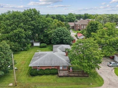 Welcome home to this charming and well-maintained brick ranch - photo 37