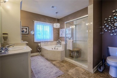 This beautiful ranch-style condo in Altamira offers true