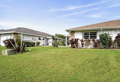 Welcome to this beautifully maintained villa in the desirable - photo 40