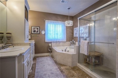 This beautiful ranch-style condo in Altamira offers true