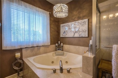 This beautiful ranch-style condo in Altamira offers true