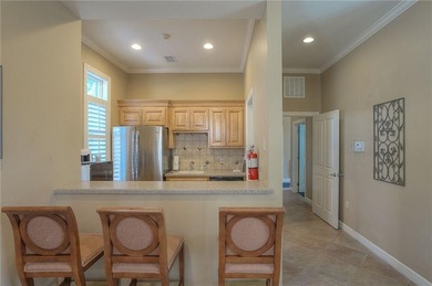 This beautiful ranch-style condo in Altamira offers true