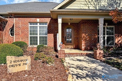 Enjoy single level living in a beautifully inviting home - photo 2