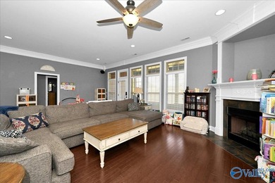 Enjoy single level living in a beautifully inviting home - photo 5