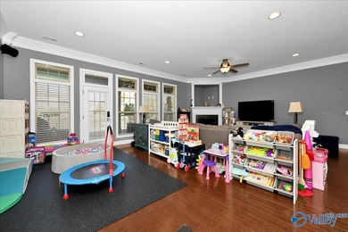 Enjoy single level living in a beautifully inviting home - photo 6