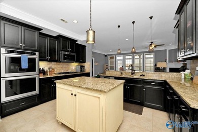 Enjoy single level living in a beautifully inviting home - photo 10