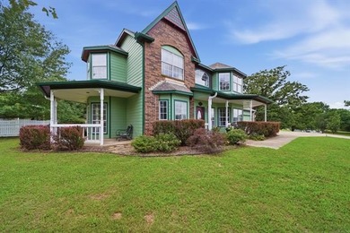 Welcome to this custom-designed modern Victorian on a premium - photo 1