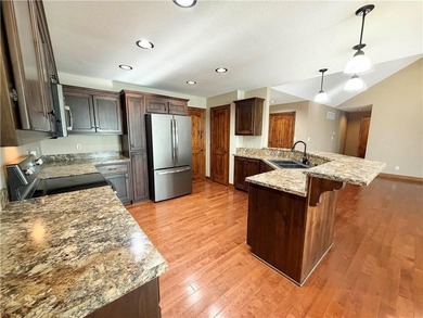 Experience lakefront living in this well-appointed 3-bedroom - photo 10