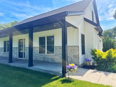 Built in 2022 and conveniently located just minutes from Lake - photo 4
