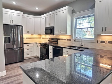 Built in 2022 and conveniently located just minutes from Lake - photo 7