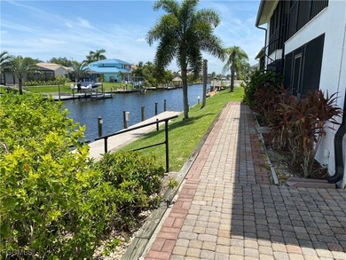 Cape Coral Lakes Area Condo For Sale in Cape Coral Florida