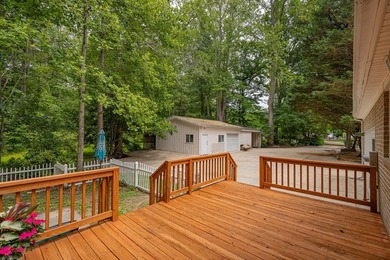 Set on 1.55 acres, this brick one-level home offers 1440 sq ft - photo 4