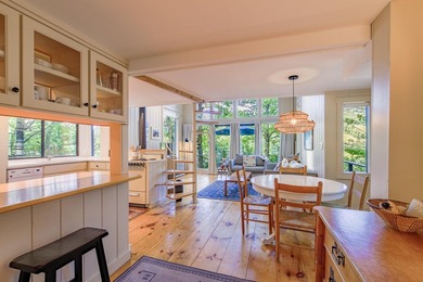 Tree House Cottage is a magical property overlooking Hosmer Pond - photo 16