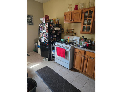 Two Family framed detached with 2 .5 bedrooms plus 2 bedrooms - photo 2