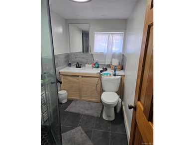 Two Family framed detached with 2 .5 bedrooms plus 2 bedrooms - photo 6
