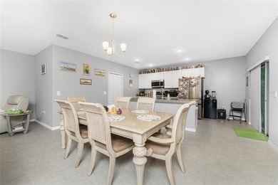 Impressive and spacious 4 Bedroom, 2 Bathroom home with attached - photo 10