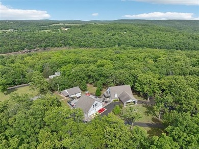 Welcome to your own private lake retreat-3.58 acres of unmatched - photo 4