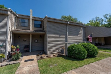 Lake Townhome/Townhouse For Sale in Fairfield Bay, Arkansas