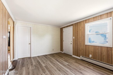 This well maintained 3 bedroom, 2 full bath home offers - photo 4