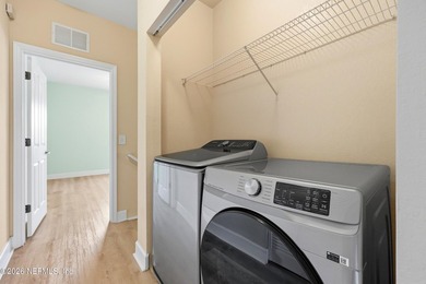 Price adjusted on this Water view, move-in-ready condo in Il - photo 20