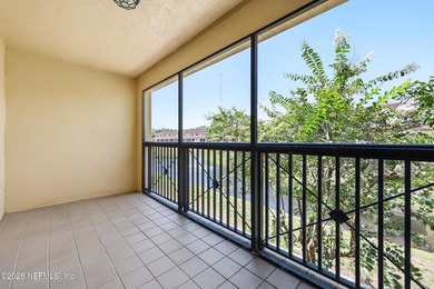 Price adjusted on this Water view, move-in-ready condo in Il - photo 22