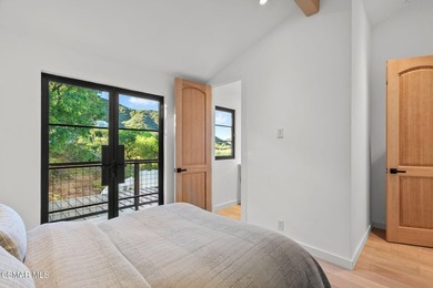 Perched high above the Malibu coast and canyons, Mulholland - photo 44