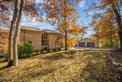 Lake Home For Sale in Fairfield Glade, Tennessee