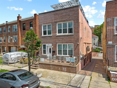 Brick fully detached 4-family with close to 4000 square feet - photo 3