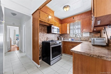 Brick fully detached 4-family with close to 4000 square feet - photo 10