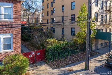 Rare opportunity to acquire a 3,325SF vacant lot in a highly - photo 2
