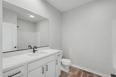 Excellent opportunity for  Luxury End-Unit Living with Unmatched - photo 25