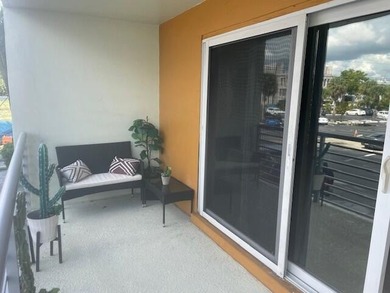LUXURY STUDIO IN PREMIER INTRACOASTAL HIGH-RISE-FULLY FURNISHED - photo 25