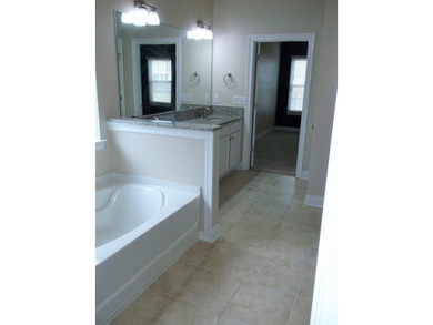 Priced to sell. Spacious 5-bedroom, 3 bath 1 story home, enter - photo 26